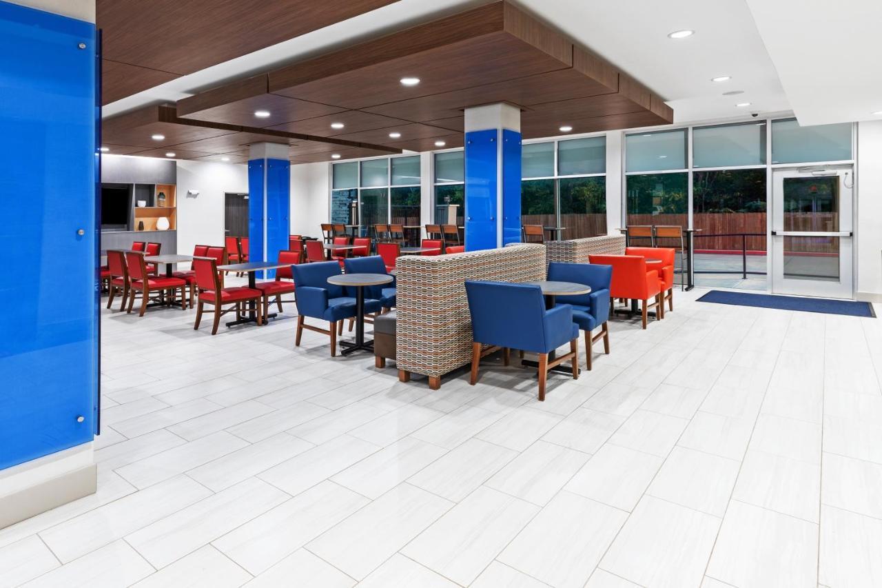 Holiday Inn Express & Suites - Denton - Sanger, An Ihg Hotel Ngoại thất bức ảnh
