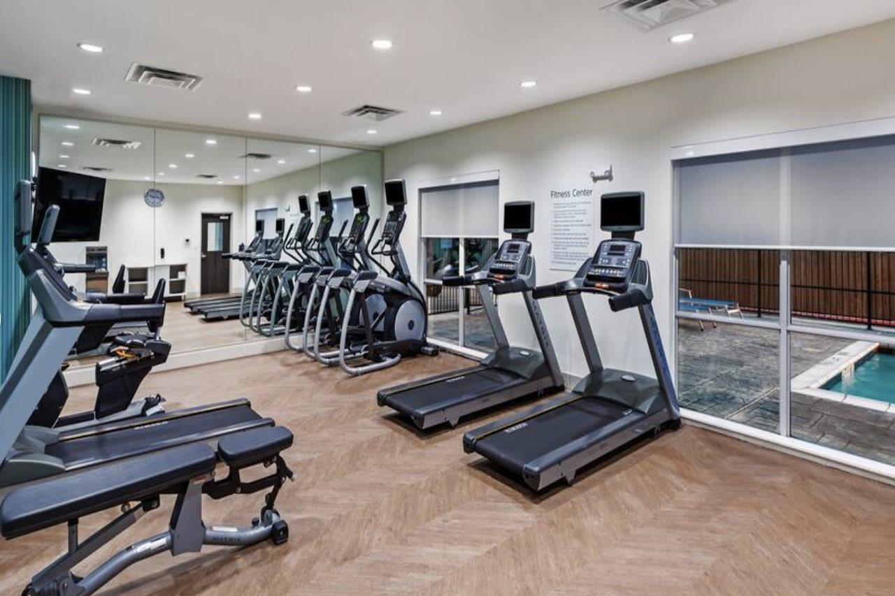 Holiday Inn Express & Suites - Denton - Sanger, An Ihg Hotel Ngoại thất bức ảnh